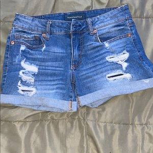 really cute jean shorts from aeropostale💛